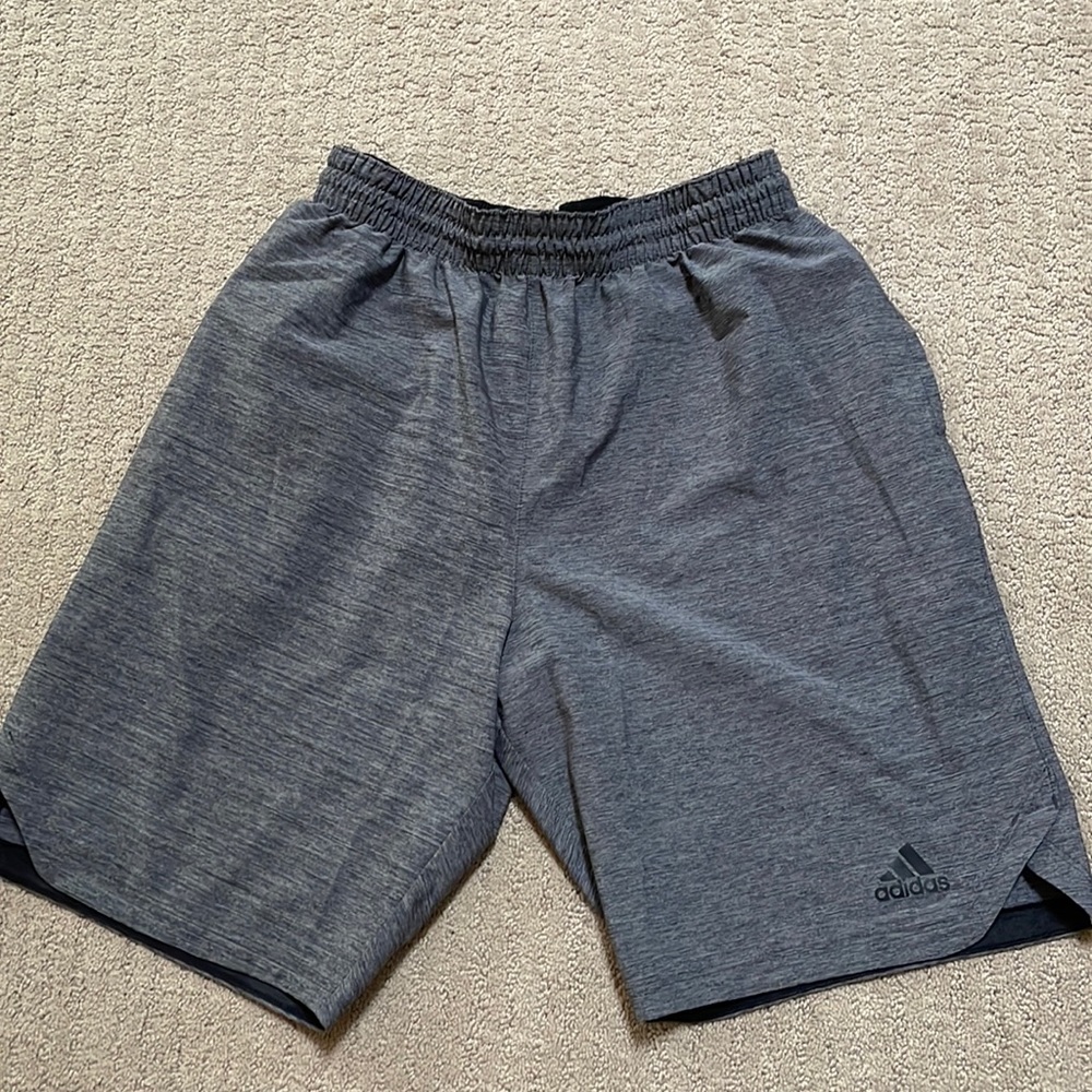 Adidas men’s athletic shirt medium